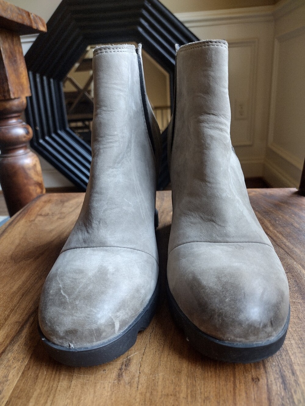 Sorel Taupe Distressed Leather Joan Uptown Zip Boots Size 9 - Picture 7 of 12